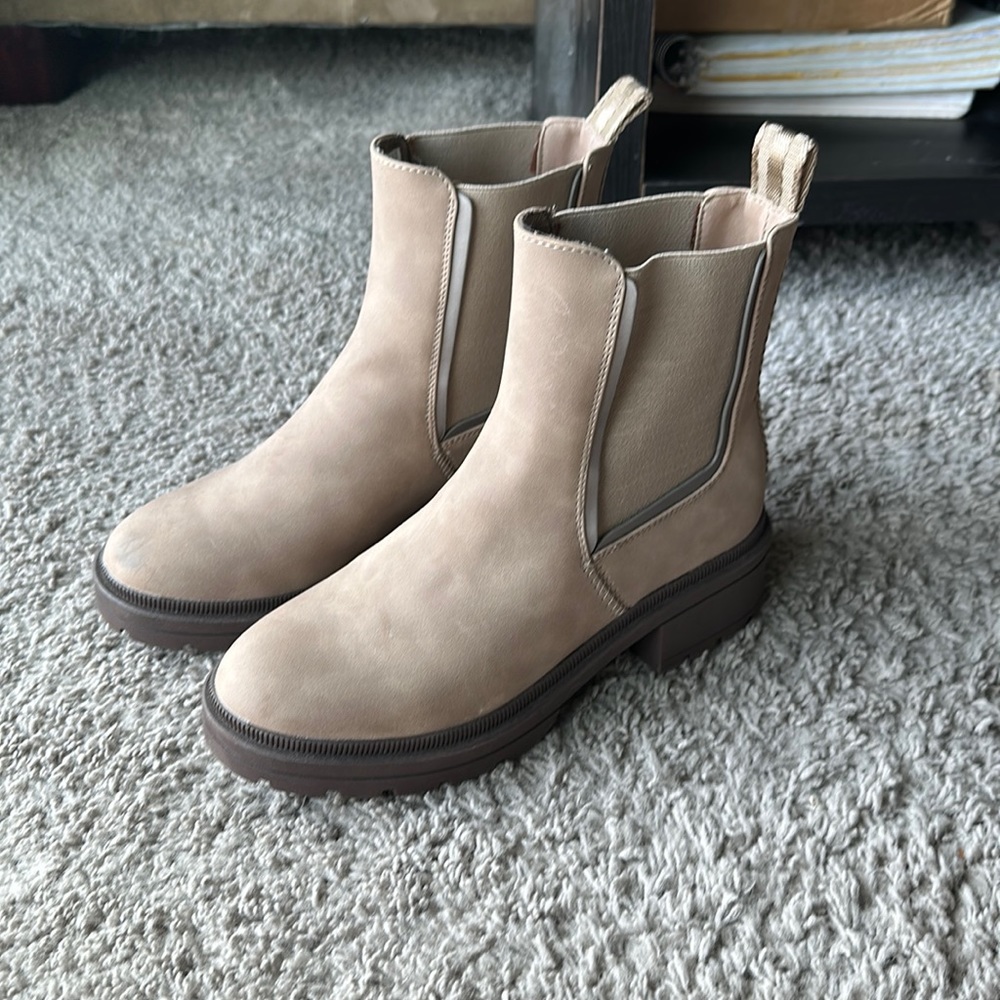 Women’s Two Tone Tan/Brown Chelsea Boots